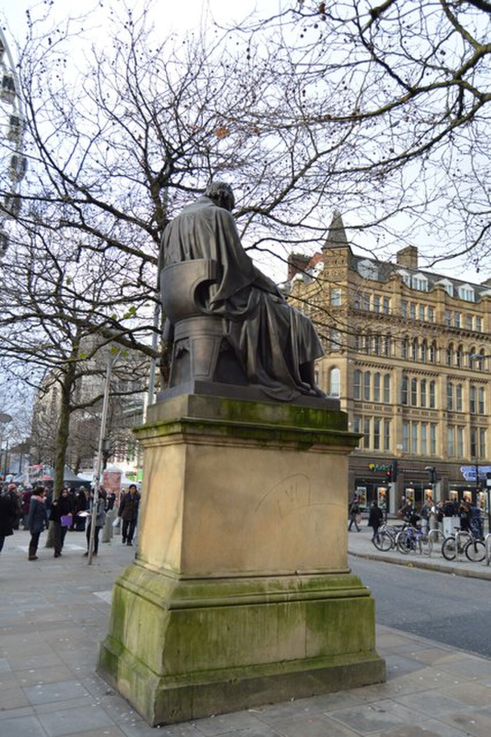 A photograph of Statue of James Watt