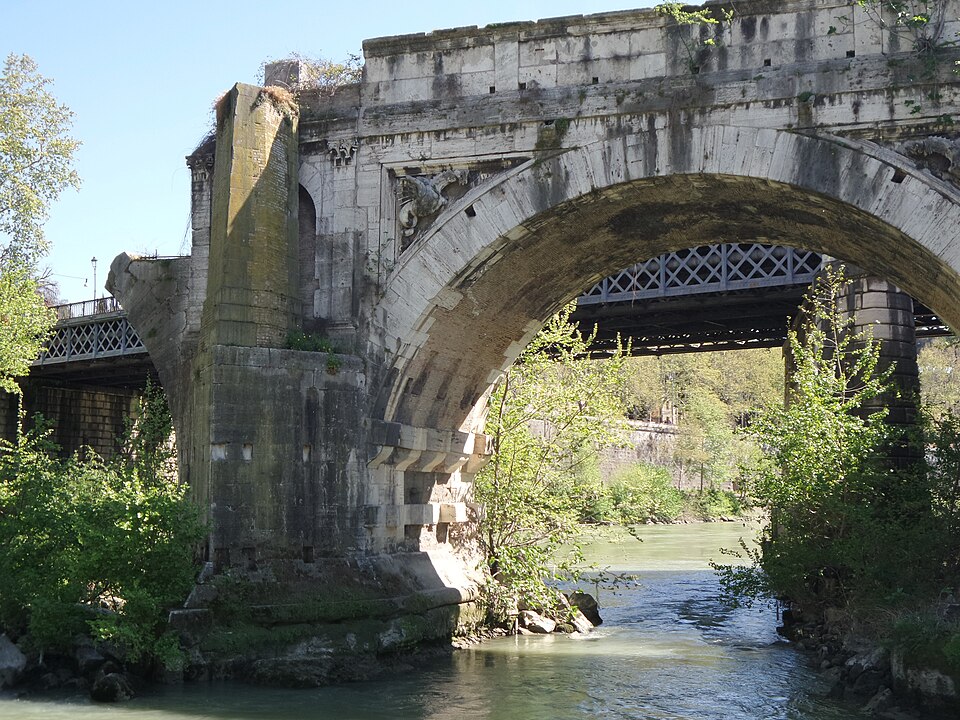 A photograph of Isola Tiberina