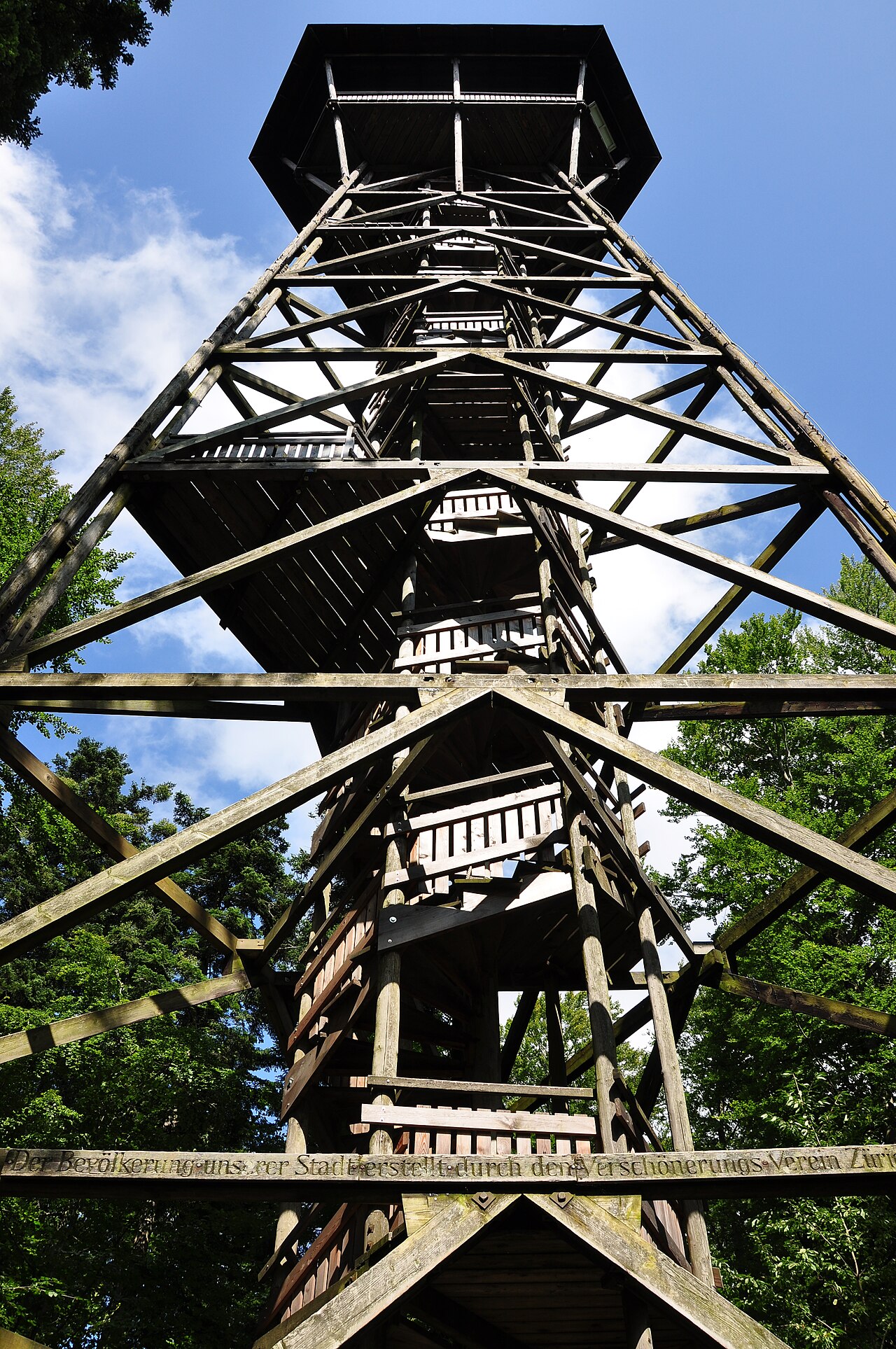 Ein Foto von Loorenkopf tower