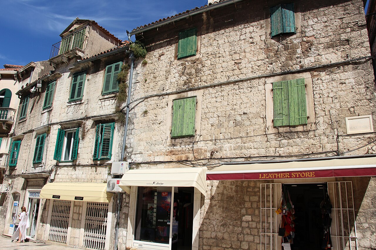 A photograph of Voćni trg