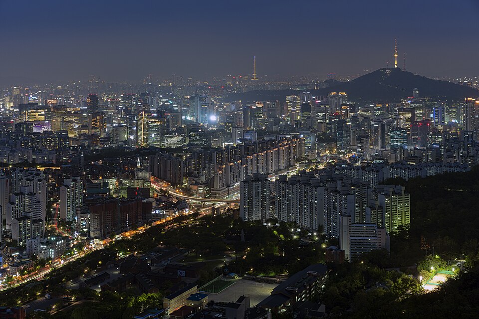 A photograph of Independence Gate