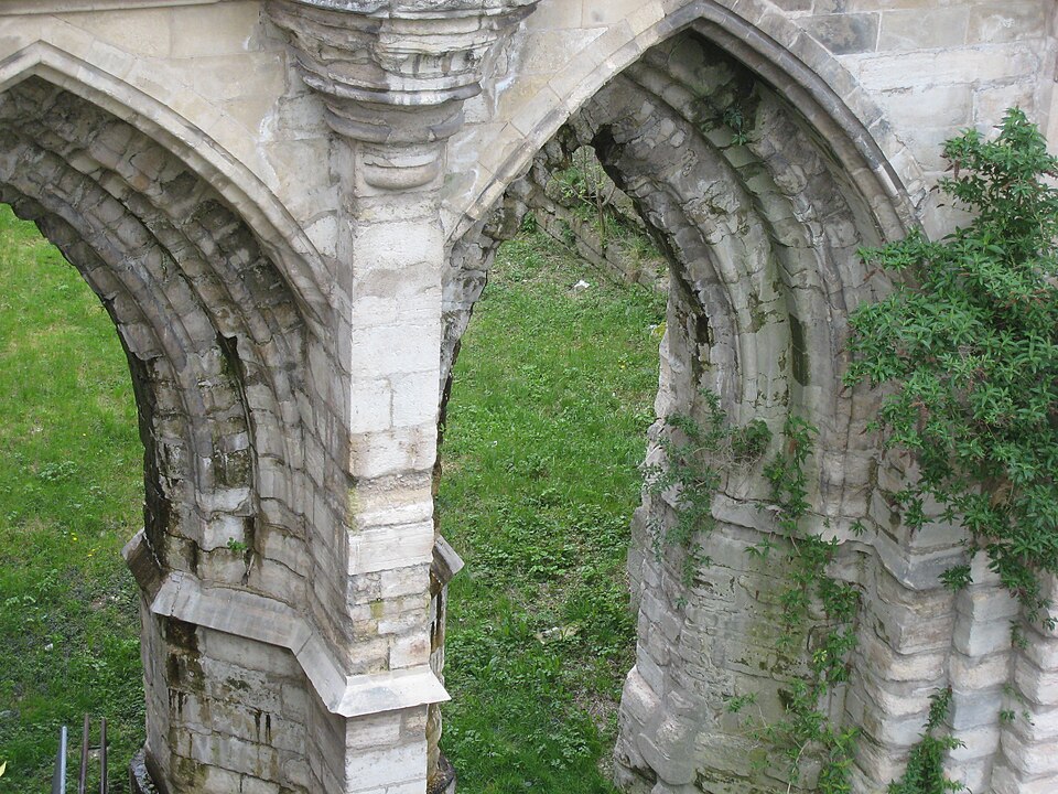 A photograph of Château de Vincennes