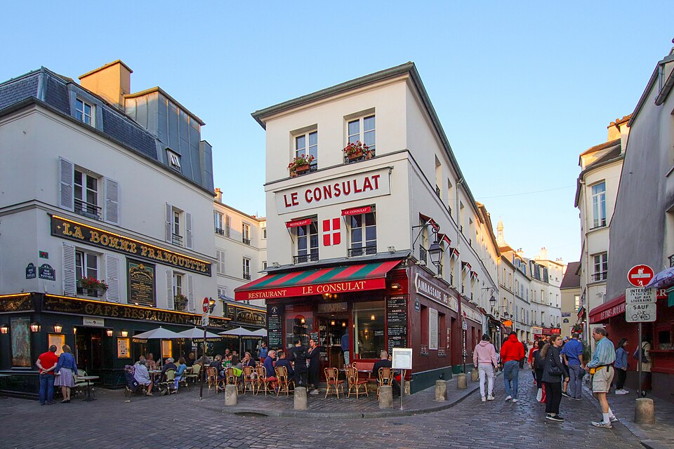 A photograph of Le Consulat