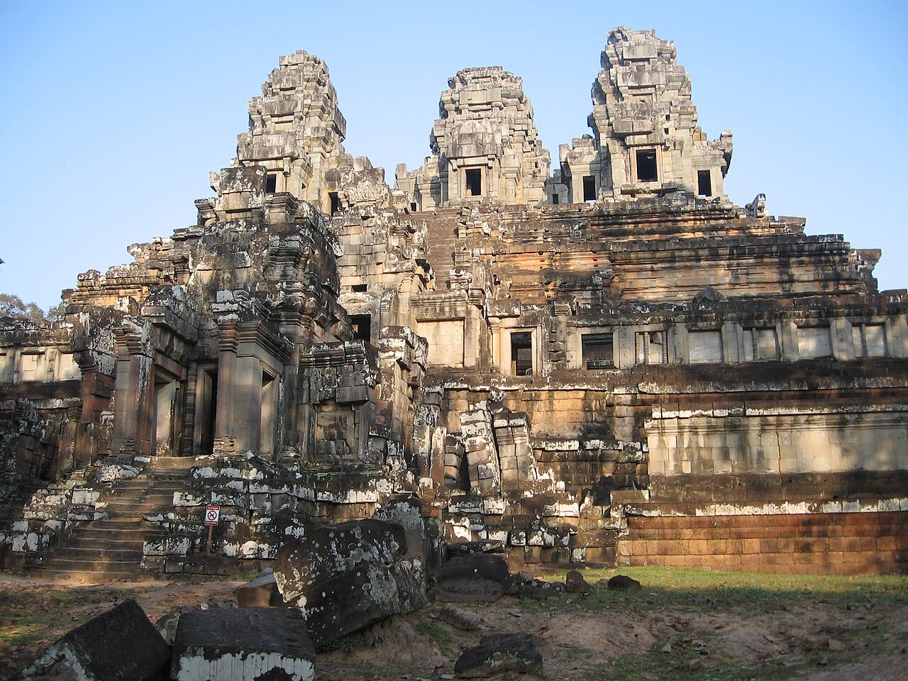 ប្រាសាទតាកែវ