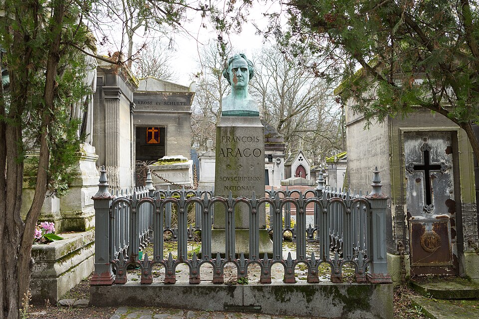 A photograph of grave of Arago