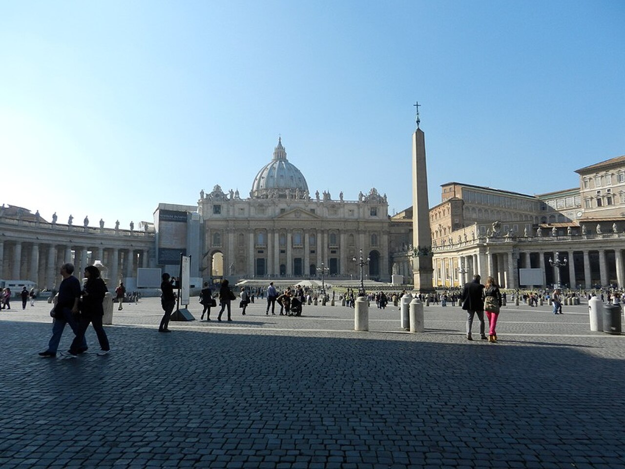 Una fotografia di Piazza San Pietro