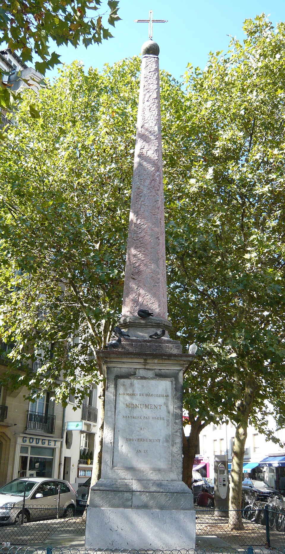 A photograph of Monument to Chancelier d'Aguesseau
