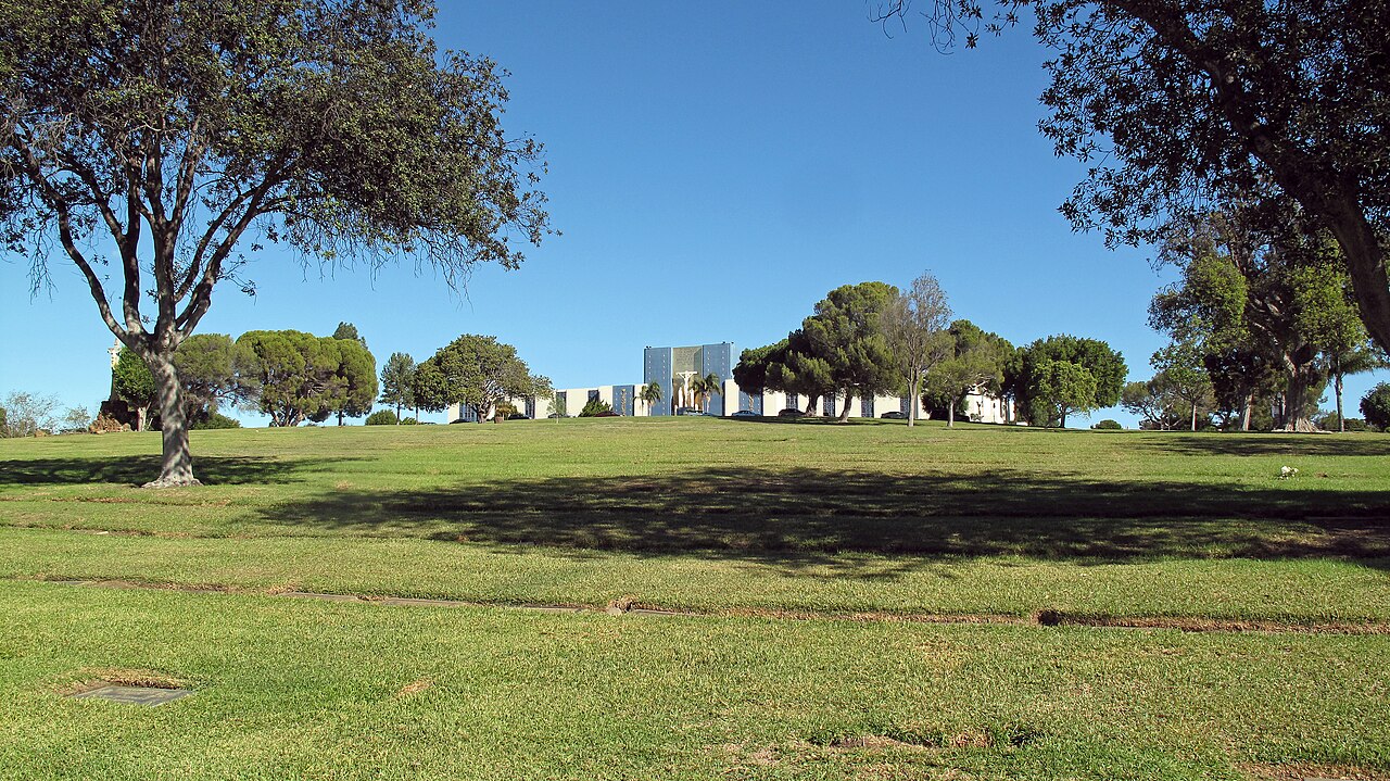 Holy Cross Cemetery