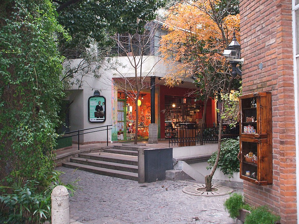 A photograph of Paseo La Plaza