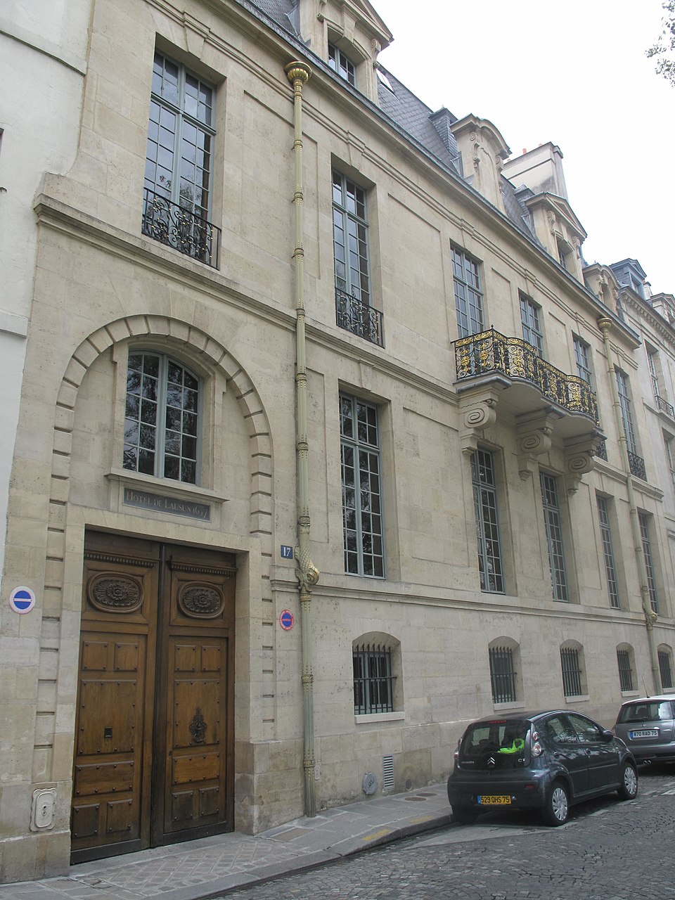 A photograph of Hôtel de Lauzun