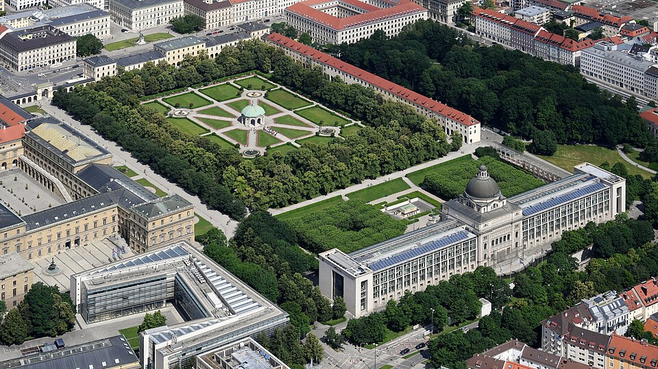 A photograph of Hofgarten (München)