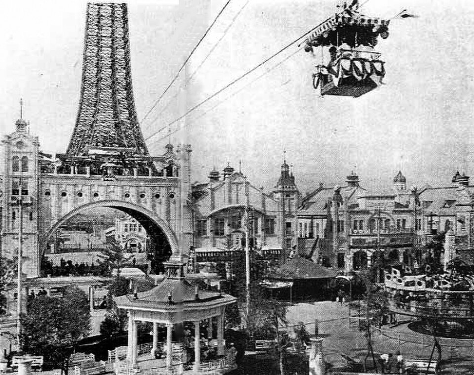 A photograph of Shinsekai