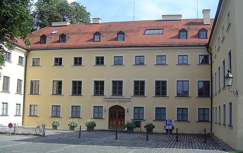 A photograph of Ismaning Palace