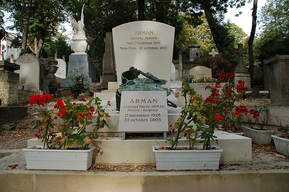 A photograph of Grave of Arman