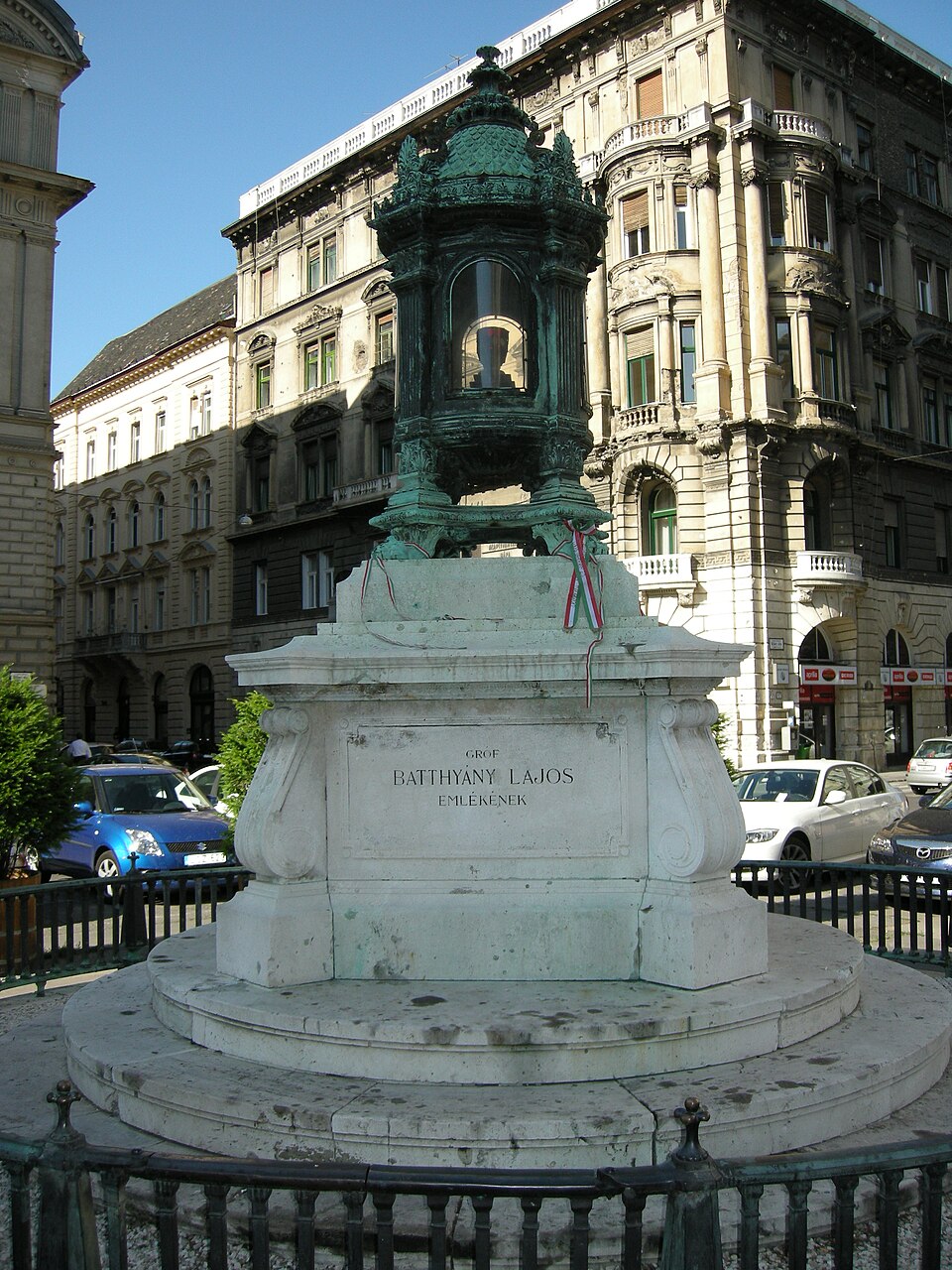 A photograph of Batthyány's sanctuary lamp