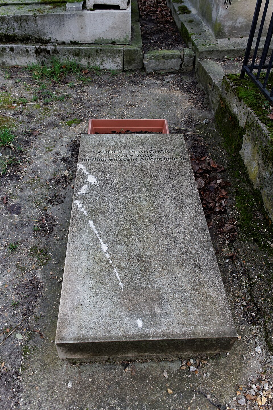 A photograph of Grave of Roger Planchon