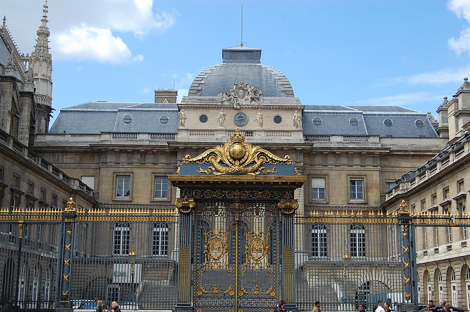 A photograph of Palais de Justice
