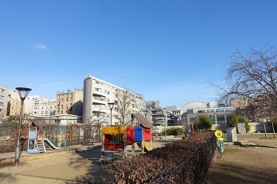 A photograph of Jardin Caroline-Aigle