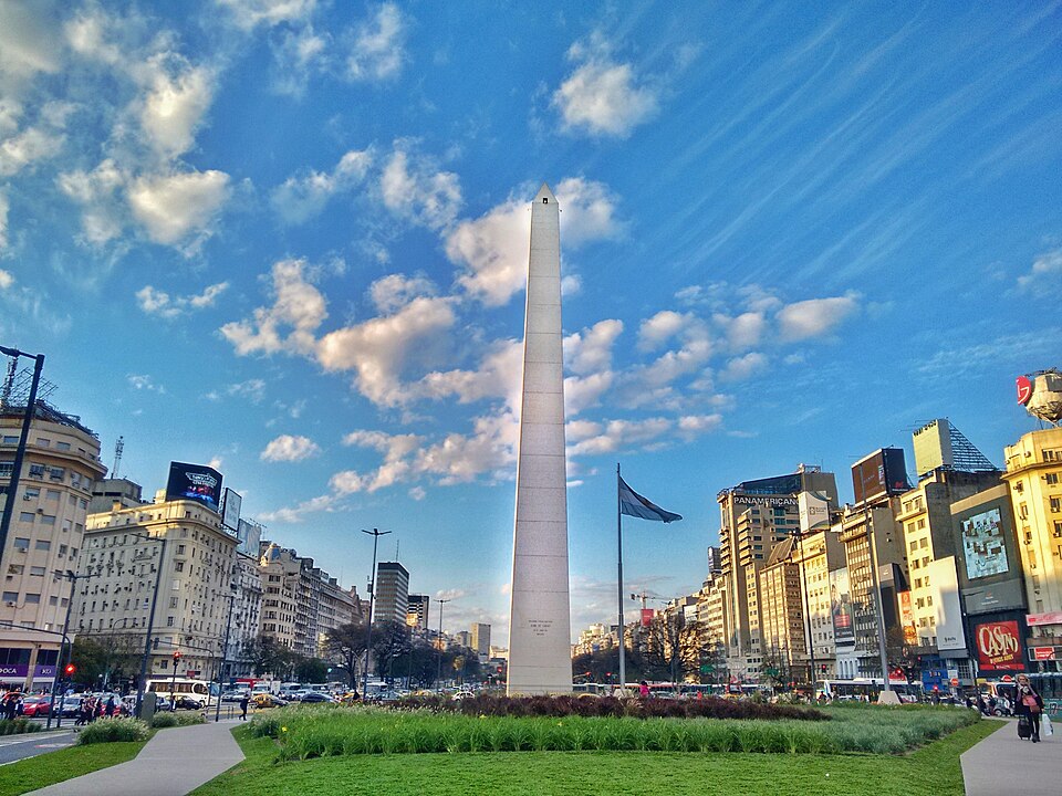 A photograph of Obelisco de Buenos Aires