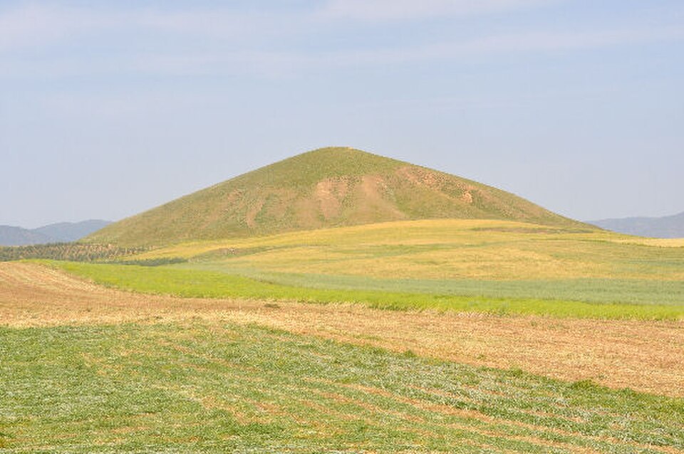 A photograph of Bin Tepe