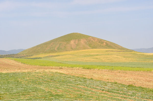 A photograph of Tumulus of Alyattes