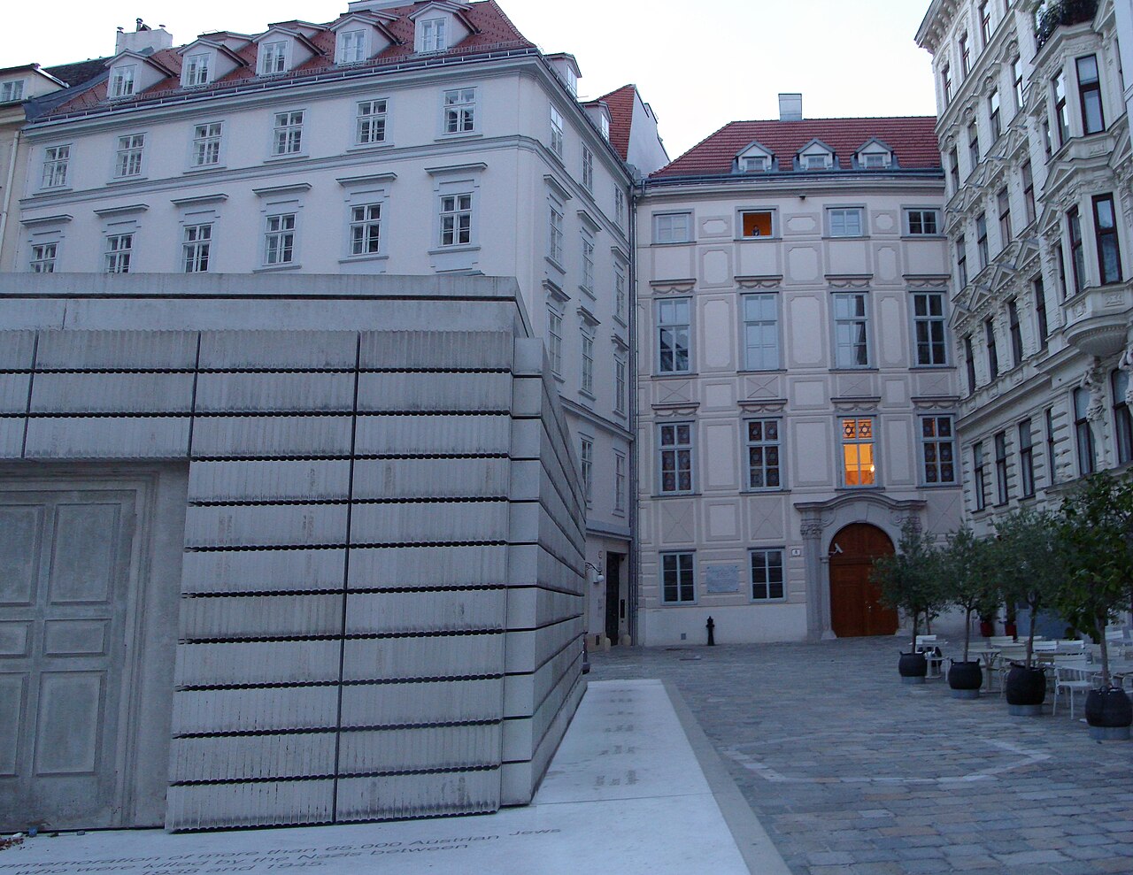 Judenplatz Holocaust Memorial fotoğrafı