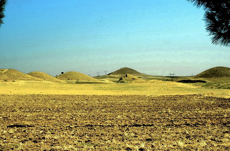 A photograph of Bin Tepe