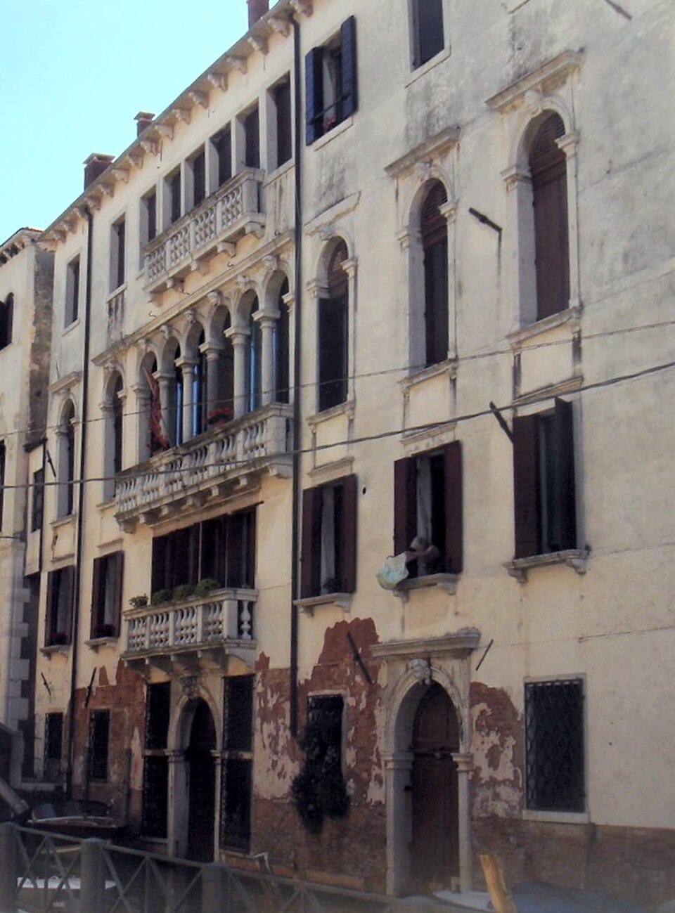 A photograph of Palazzo Erizzo a San Martino