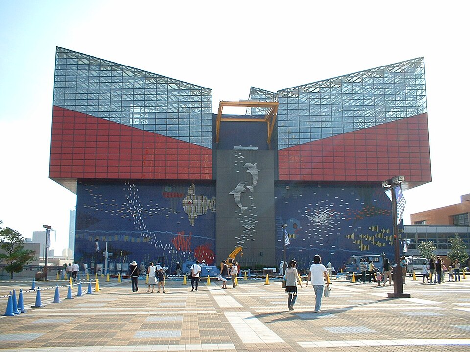 A photograph of Osaka Aquarium Kaiyukan