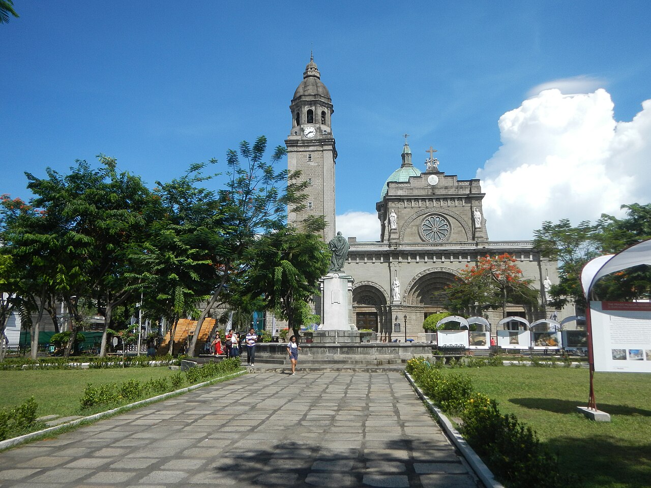 A photograph of Plaza de Roma