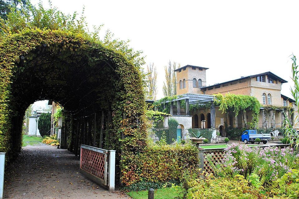A photograph of Römische Bäder