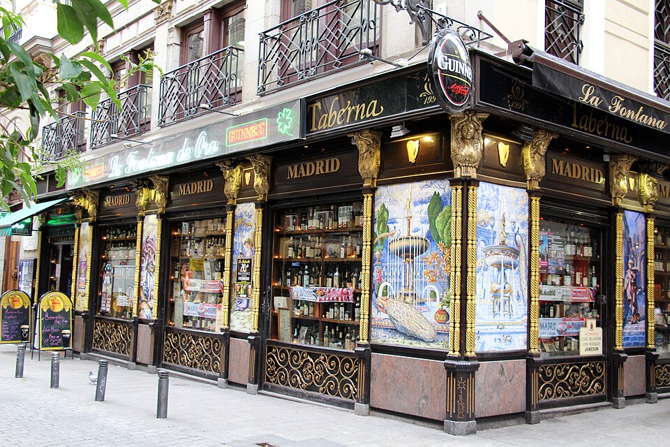 A photograph of Café La Fontana de Oro