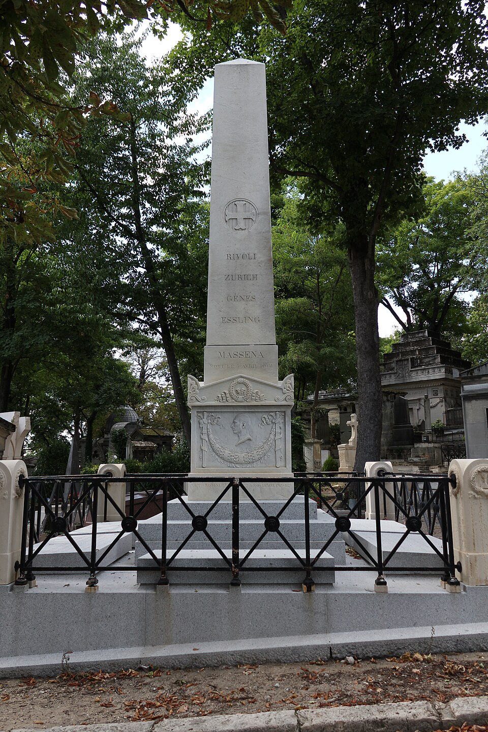 A photograph of Grave of Masséna