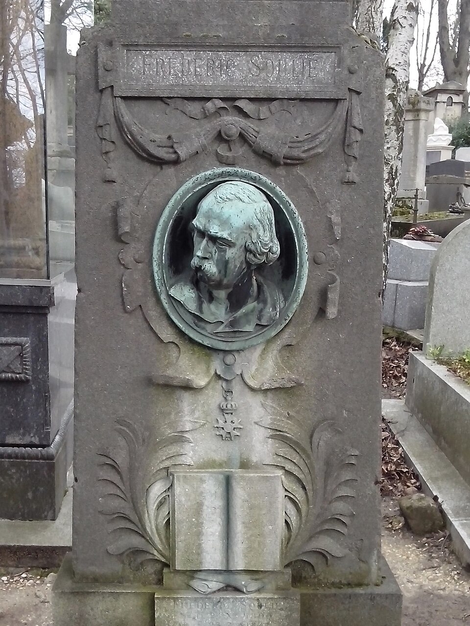 A photograph of Grave of Frédéric Soulié