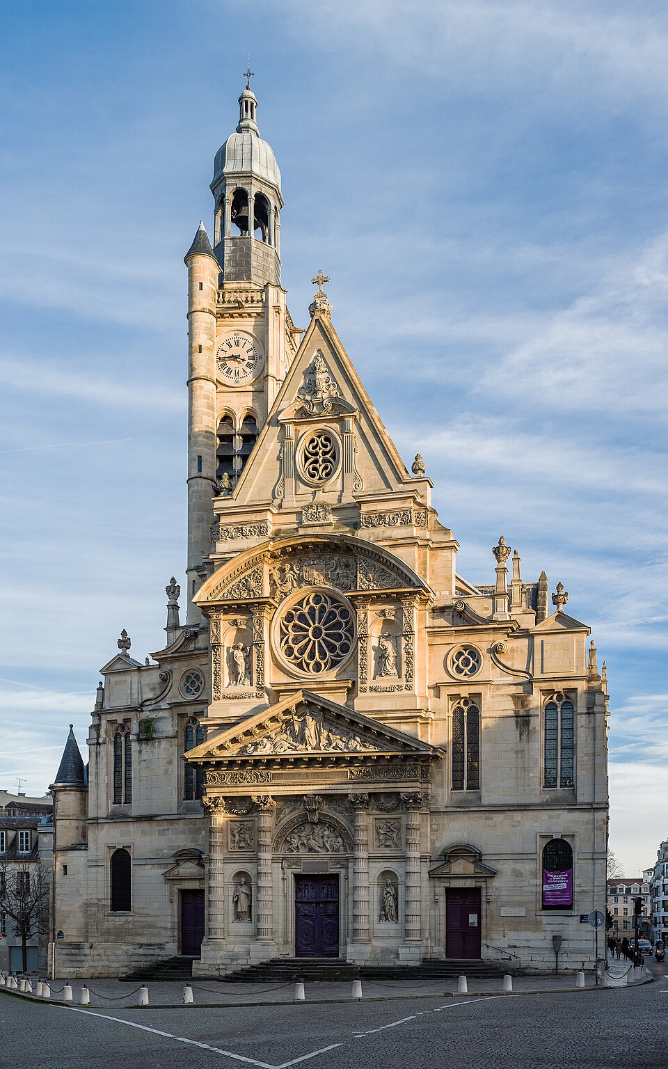 A photograph of Saint-Étienne-du-Mont