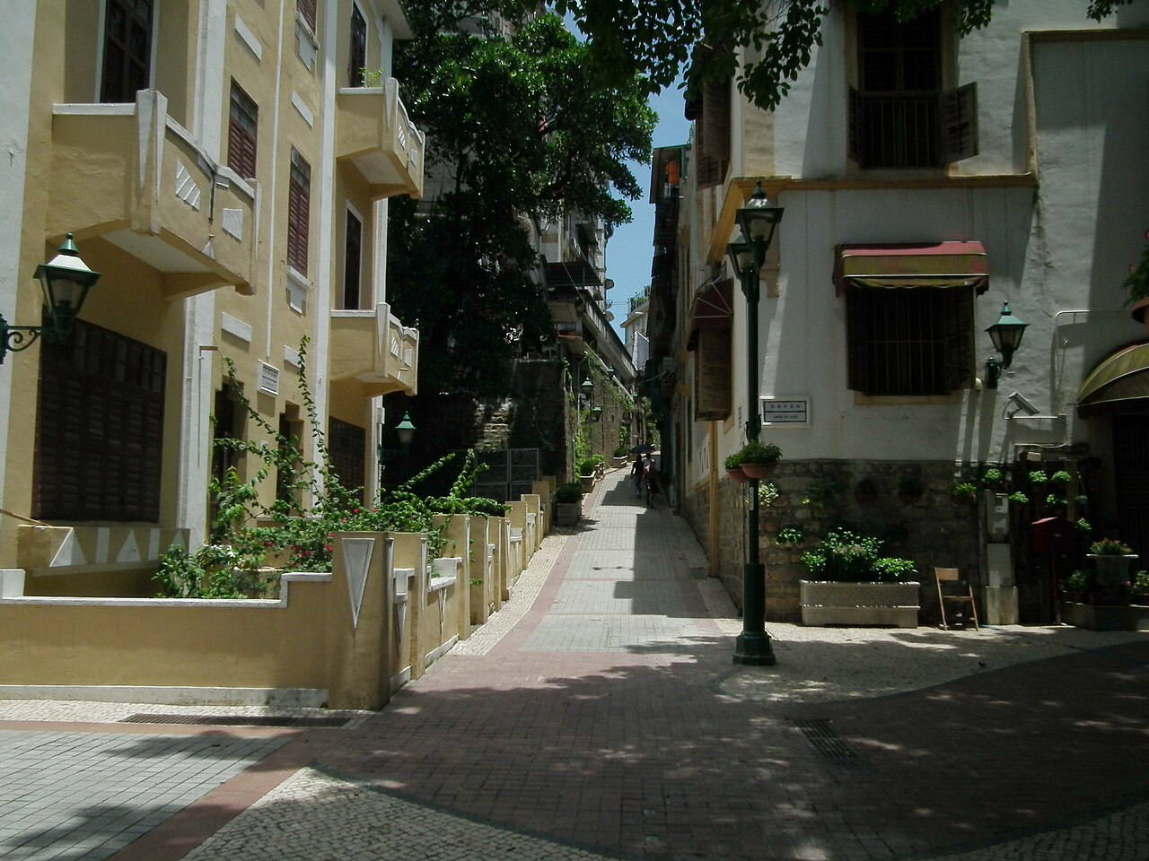 亞婆井前地 Largo do Lilau