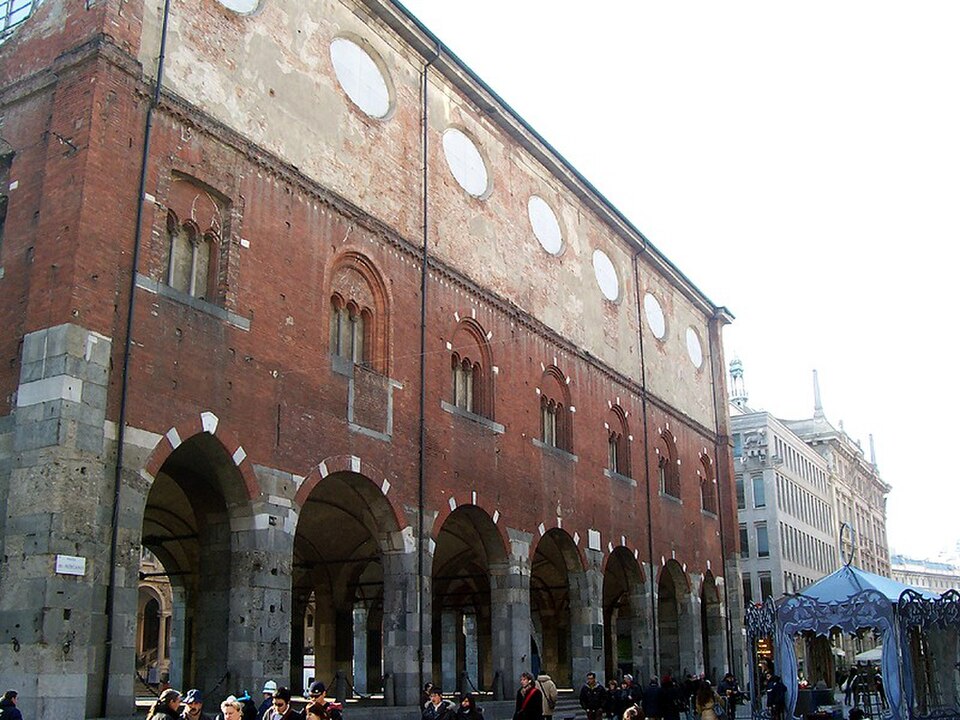 A photograph of Palazzo della Ragione
