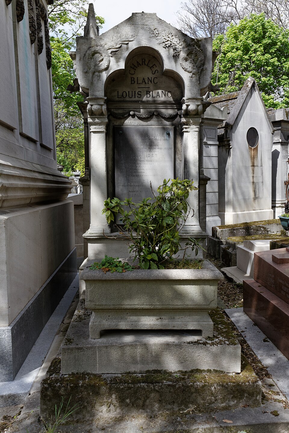 A photograph of Grave of Blanc