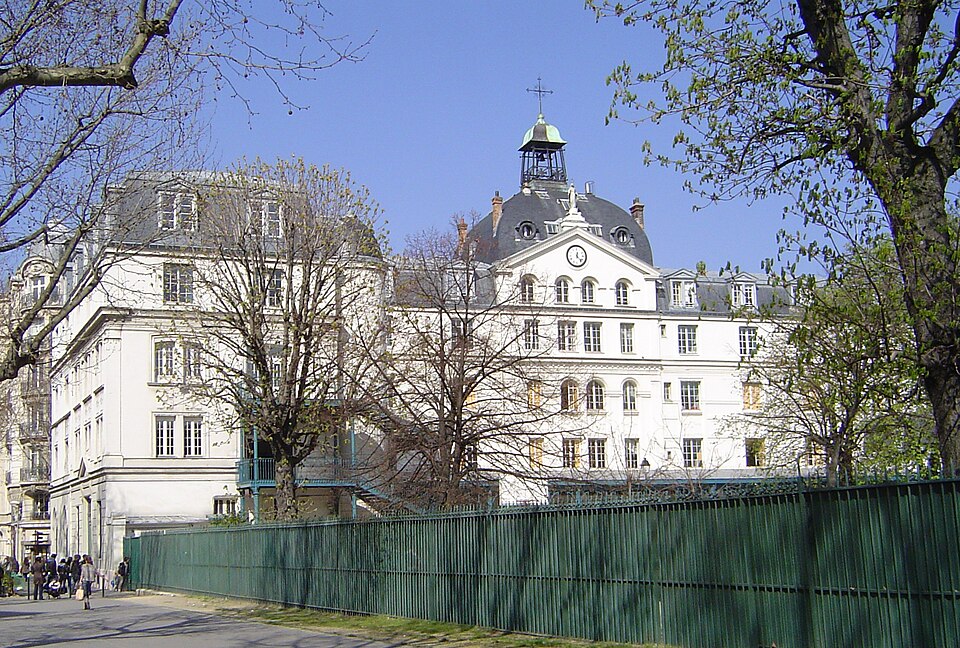 A photograph of Institution Notre-Dame de Sainte-Croix