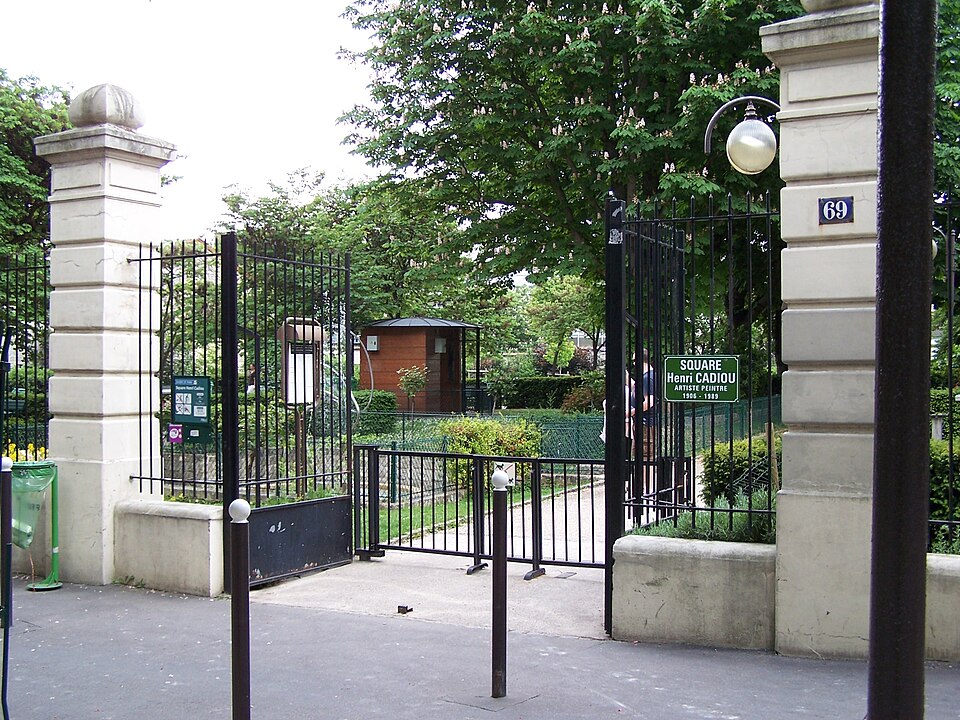 A photograph of square Henri-Cadiou