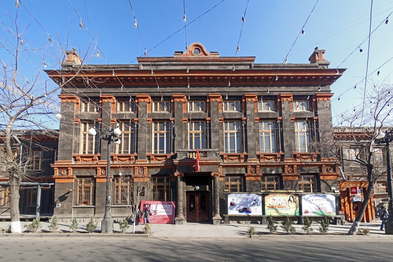 Arno Babajanian Konser Salonu