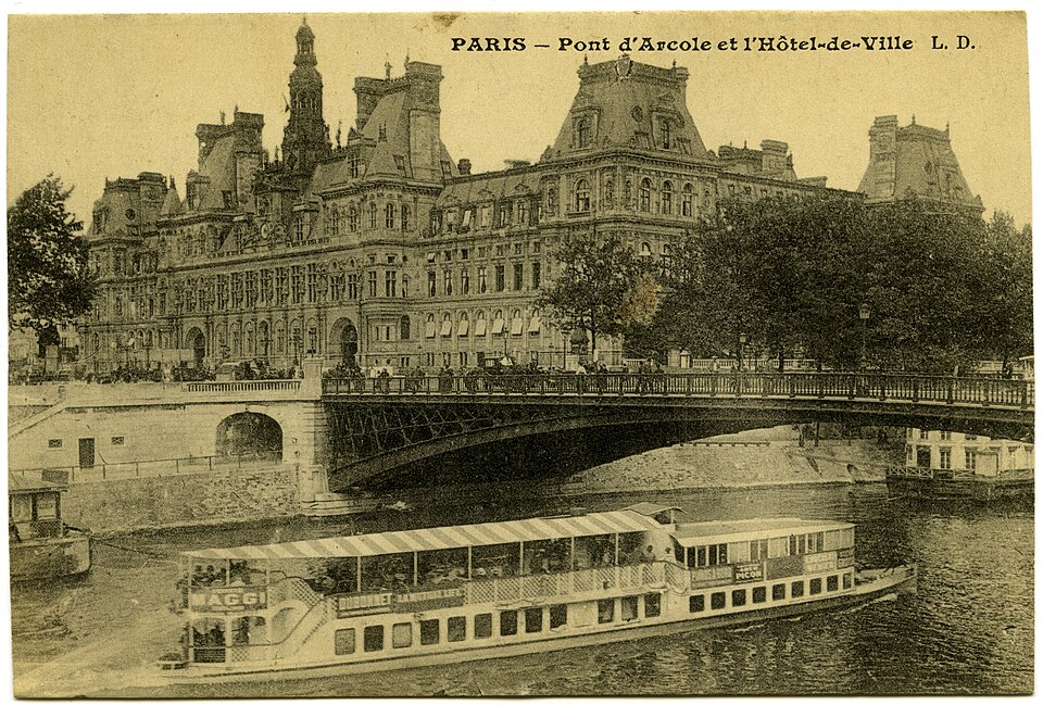 A photograph of Hôtel de Ville