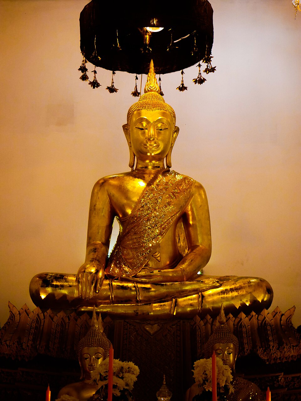 A photograph of Wat Ratchakhrue