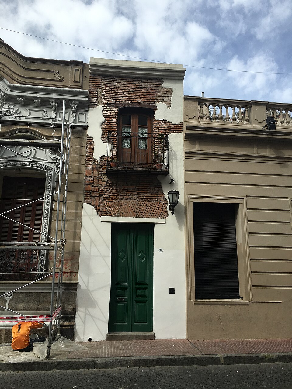 A photograph of La casa mínima