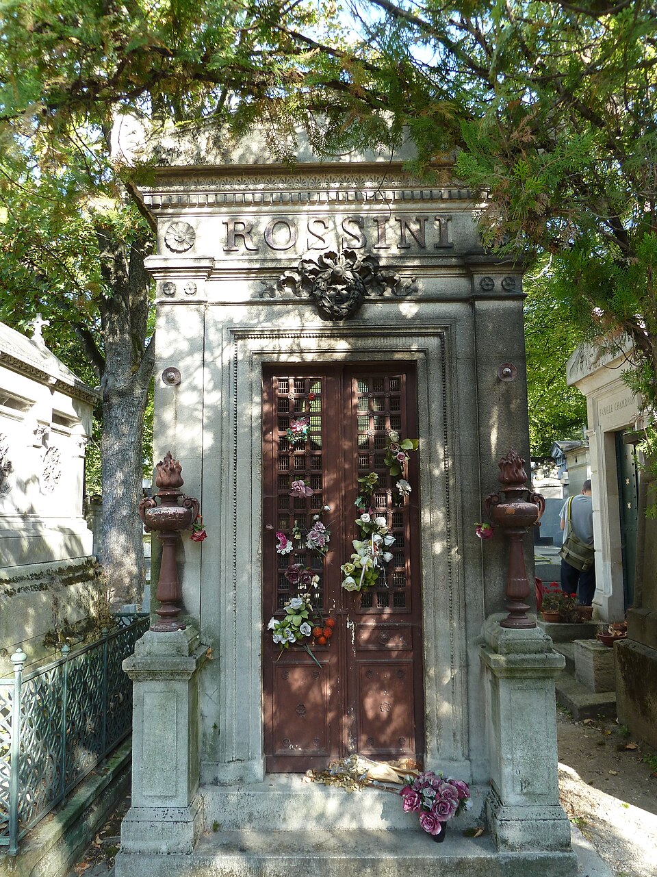 A photograph of Grave of Rossini