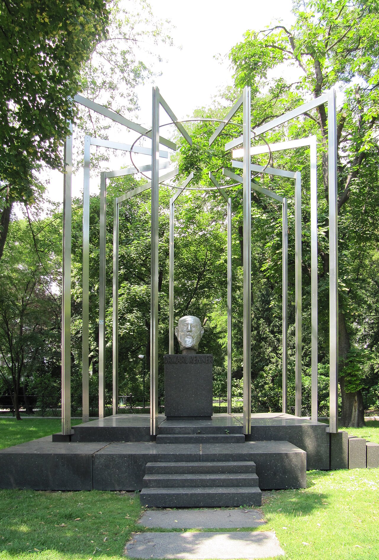 Dr. Karl Renner