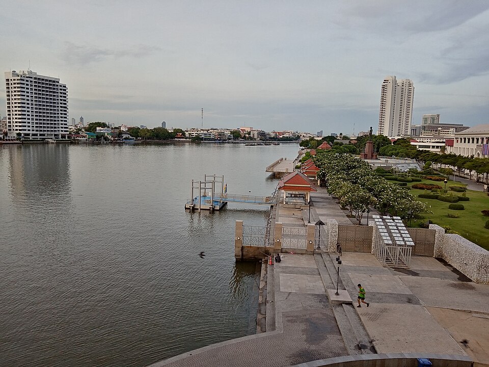 A photograph of Rama VIII Park