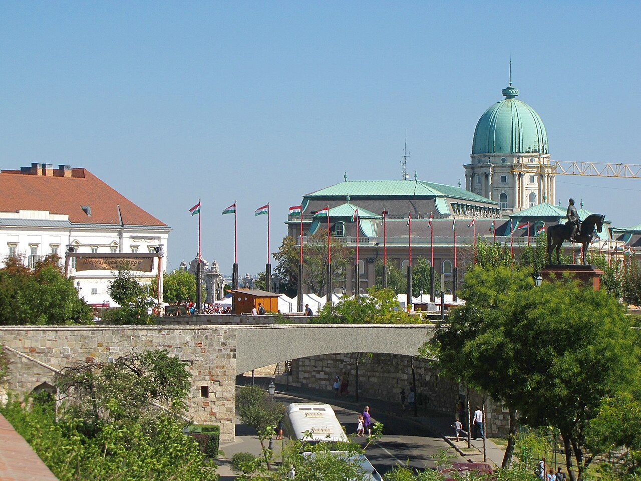 صورة Vár