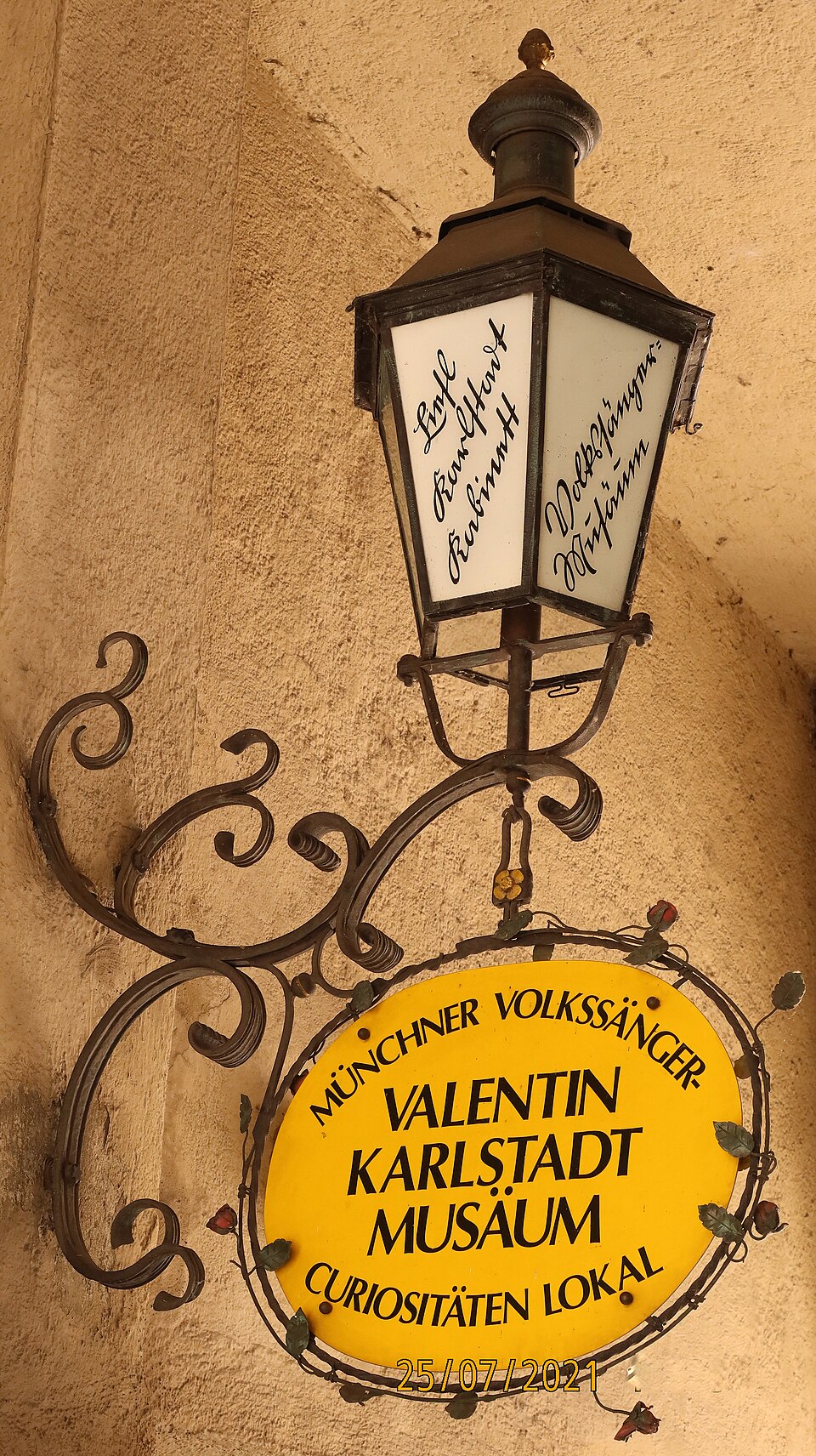 A photograph of Valentin-Volkssänger-Musäum