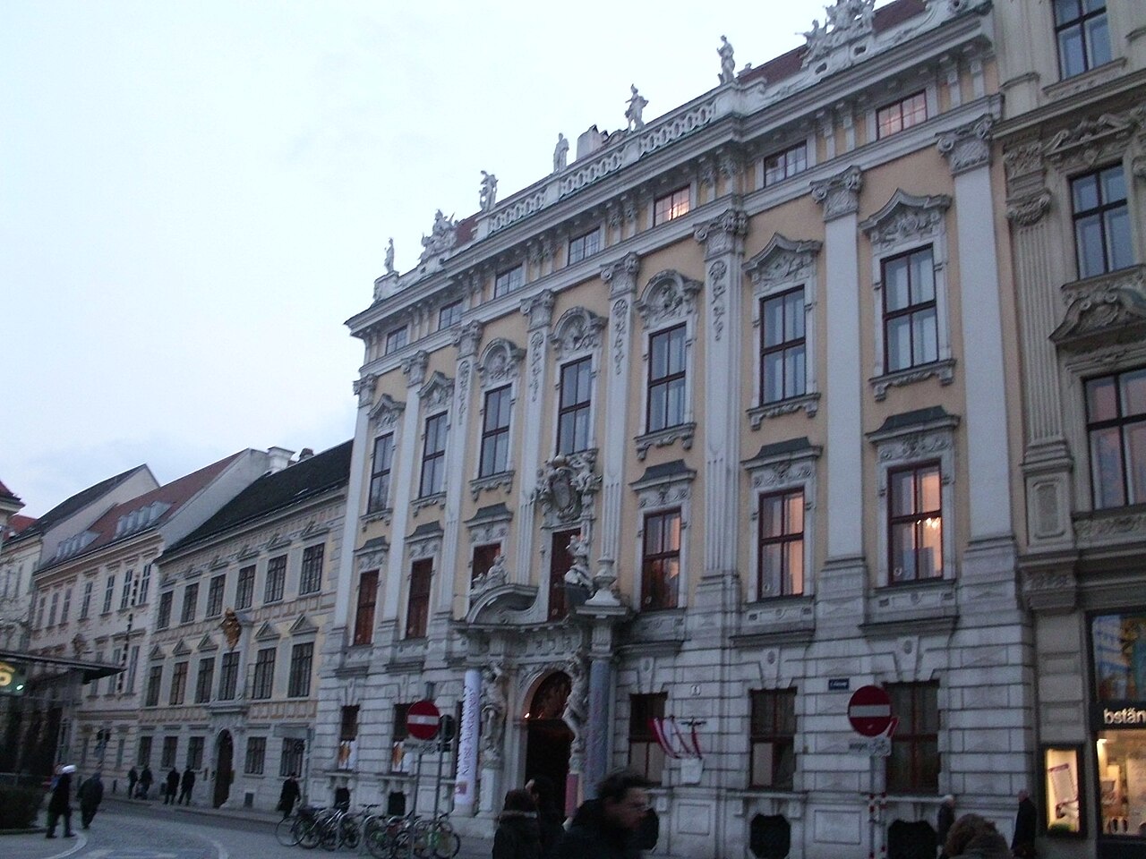 Palais Kinsky fotoğrafı